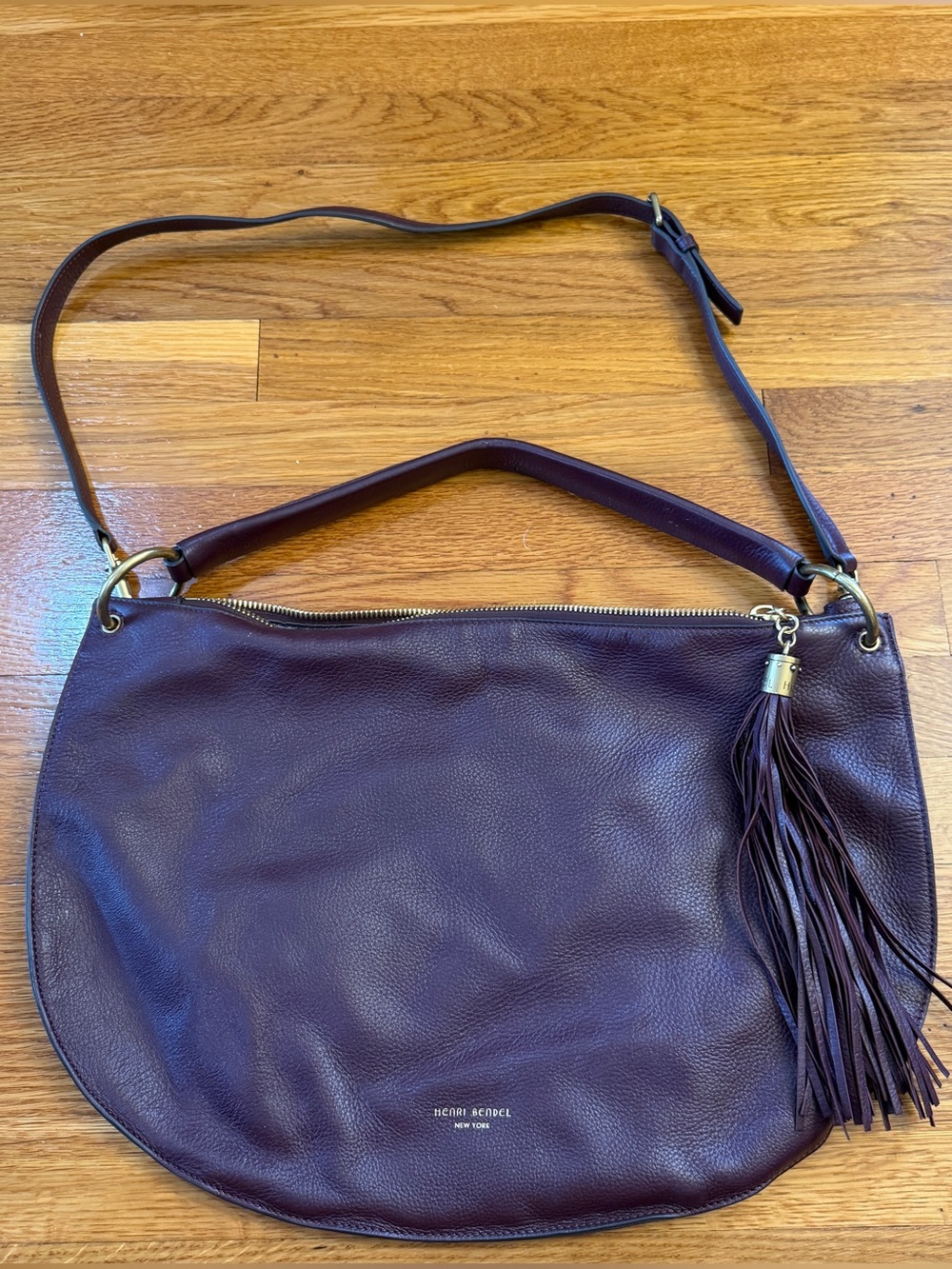 Henri Bendel Leather Hobo Shoulder Bag in Maroon Deep Red